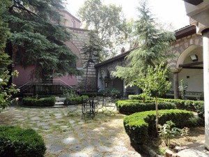 The courtyard of the Islamic Arts Museum