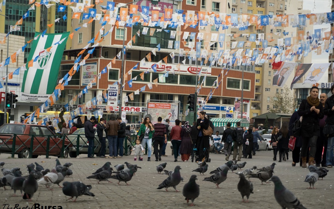 Bursa’s Bustling Şehreküstü Square